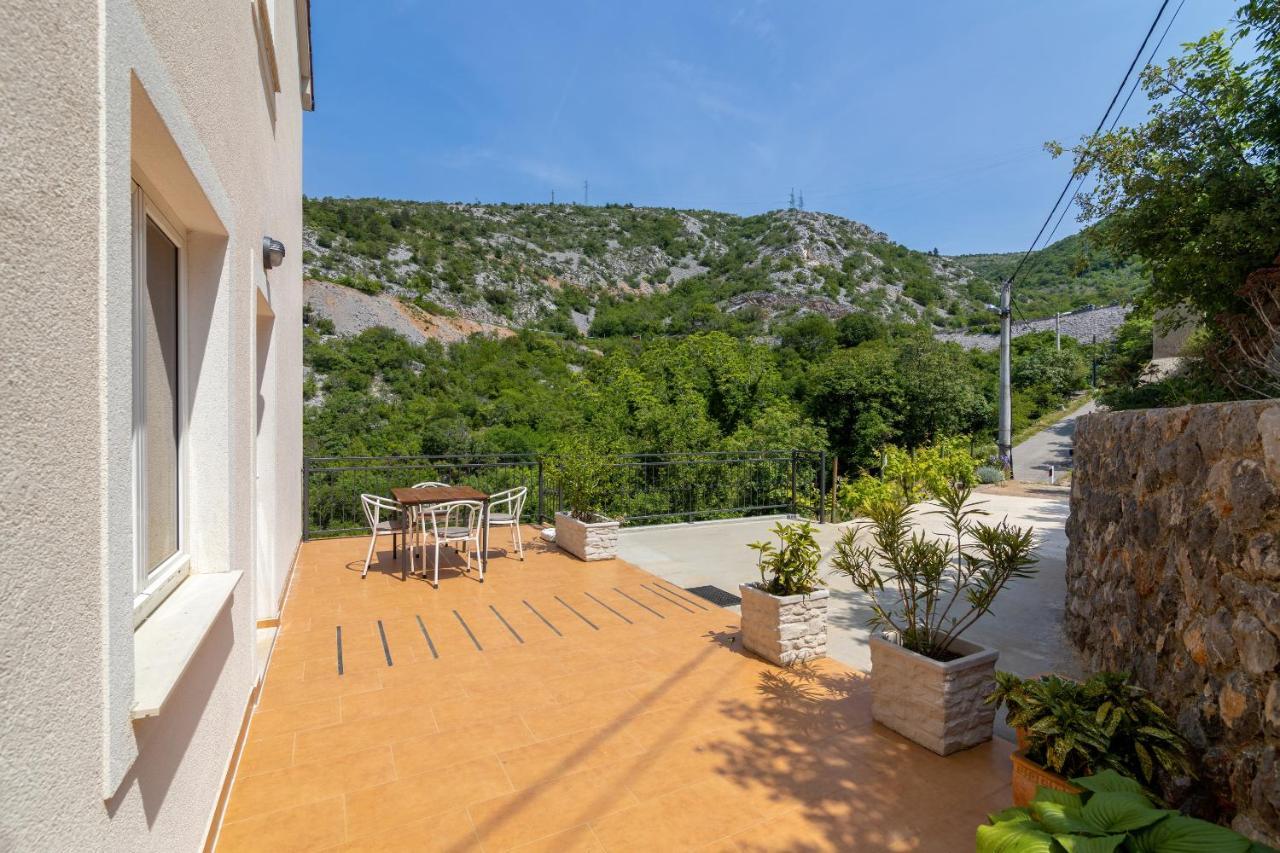 Dora Apartment Senj  Buitenkant foto