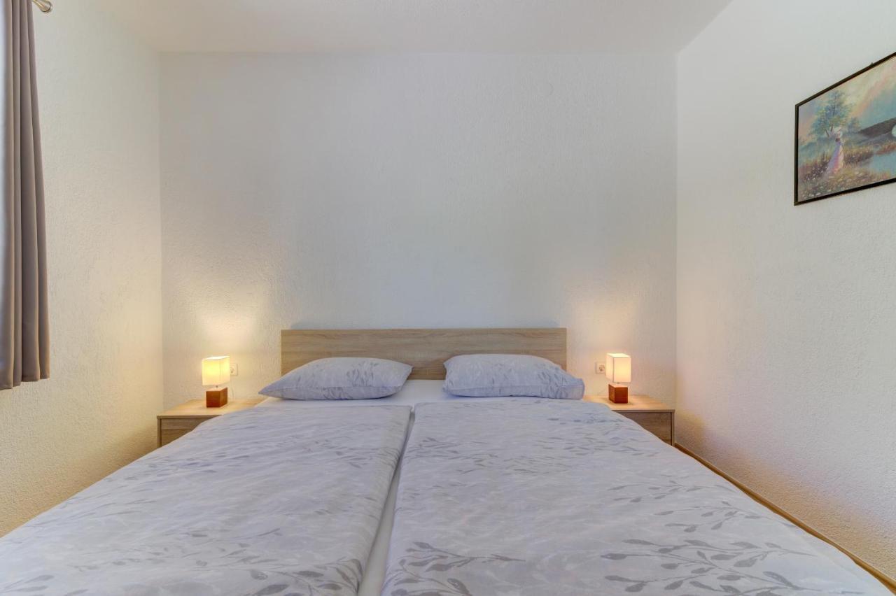 Dora Apartment Senj  Buitenkant foto