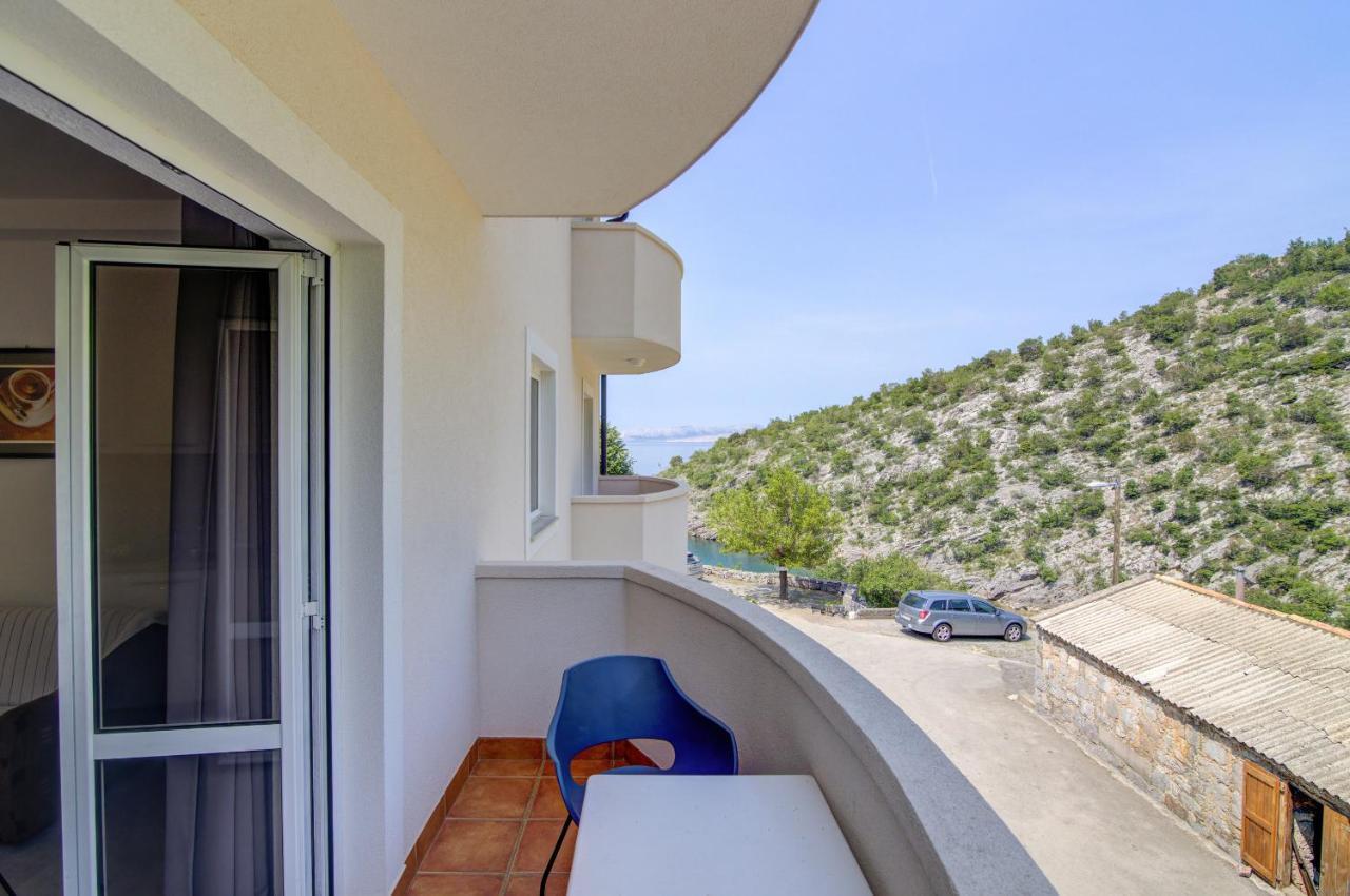 Dora Apartment Senj  Buitenkant foto