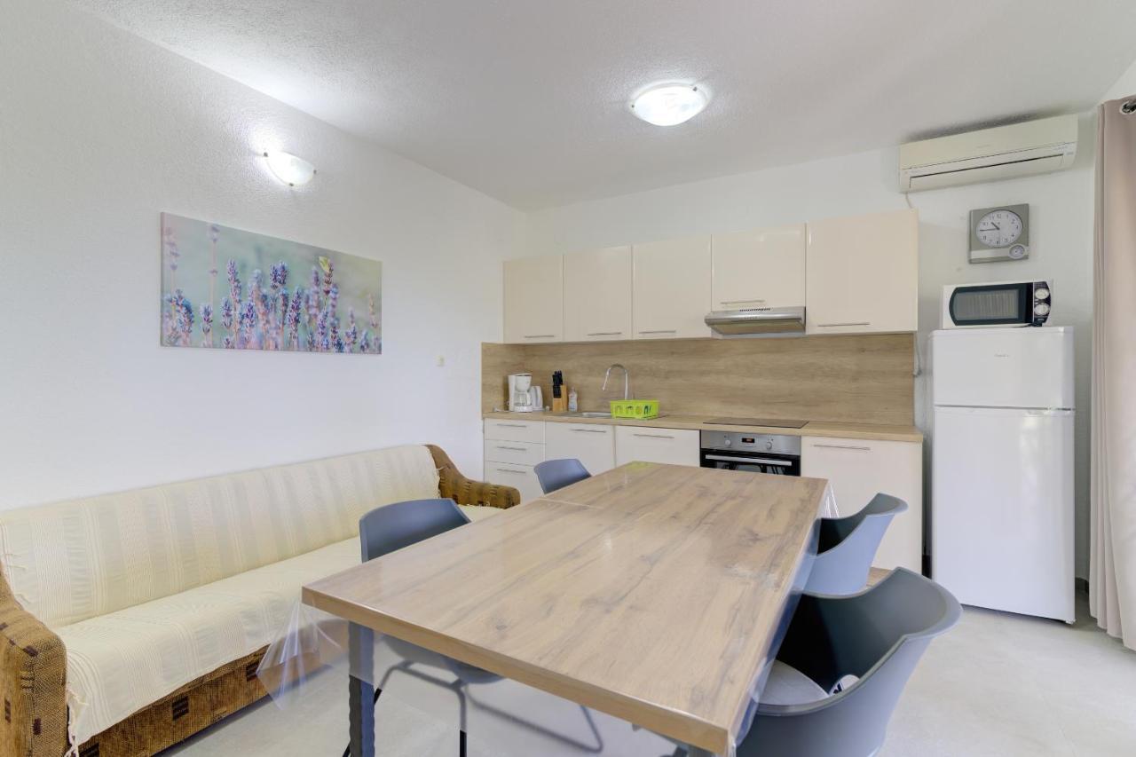 Dora Apartment Senj  Buitenkant foto
