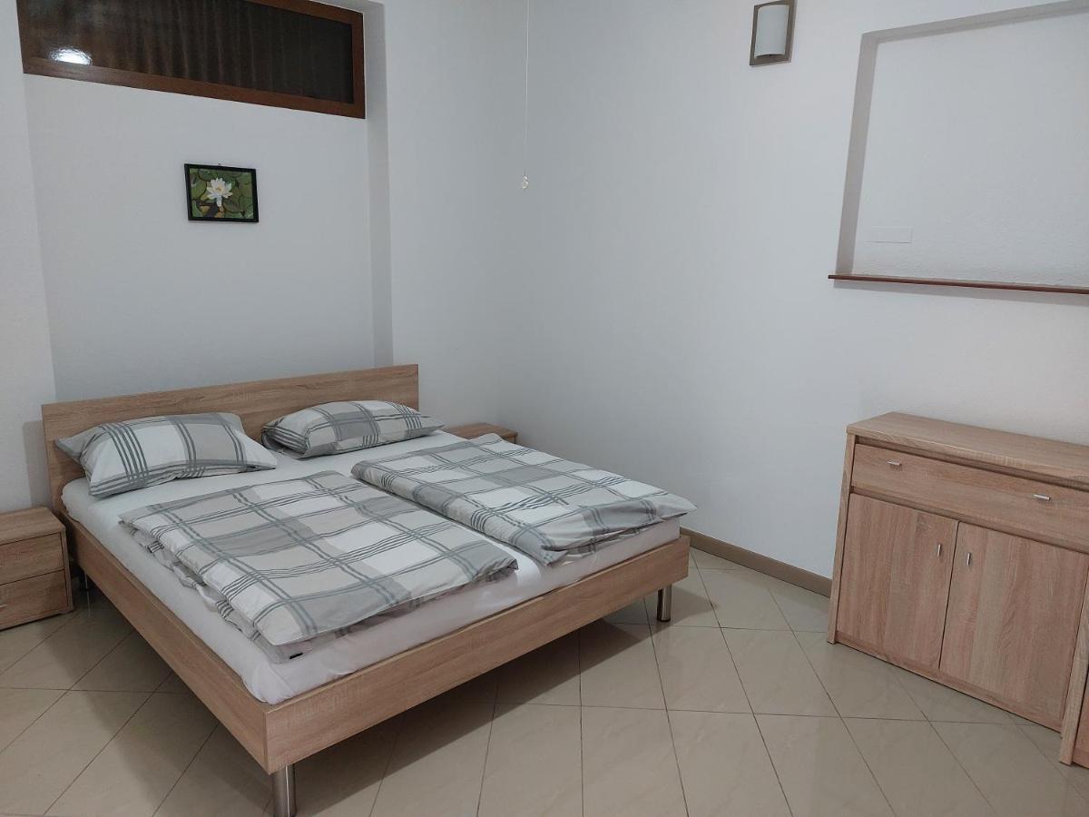 Dora Apartment Senj  Buitenkant foto